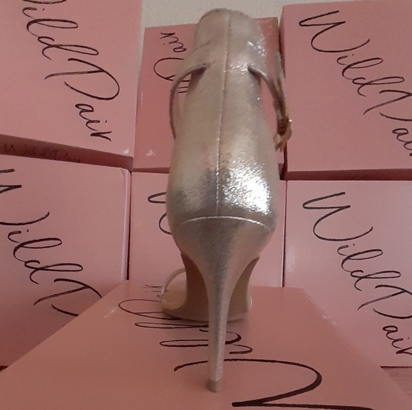 Wild Pair

Blaire Dress Sandals - Picture 4 of 6